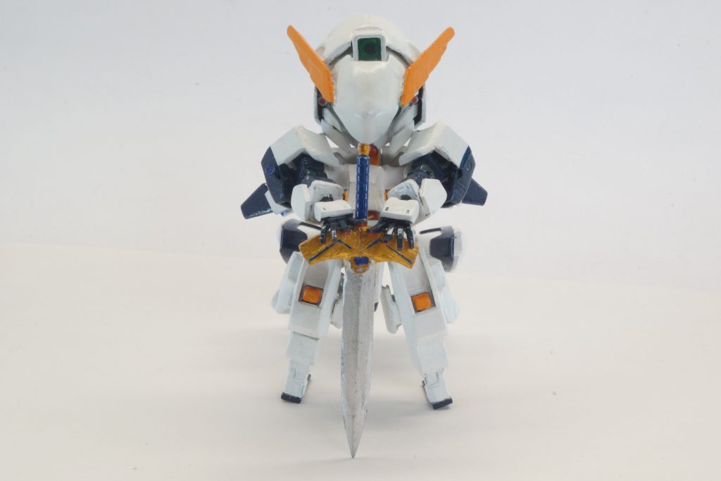 定番のポーズ
かなり可動できるように作っています。
今回は大好きな機体だったので作っていてとても楽しかったです。実はまだ隠された姿があるのでそれはまた違う機会に…
最後までご覧いただきありがとうございます。できれば評価、コメントもよろしくお願いします！