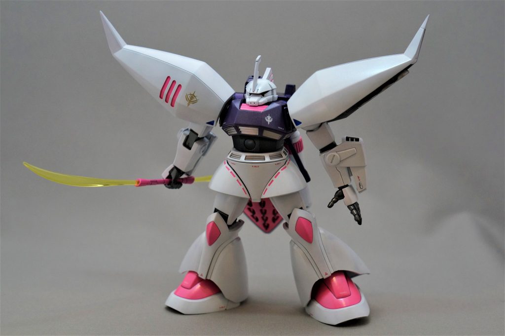 ハマーン・カーンのキュベレイが使用不可のとくに乗る機体という設定で製作しました。カラーリングはキュベレイをベースにして、ファンネルを搭載してニュータイプ仕様のリゲルグにしました。