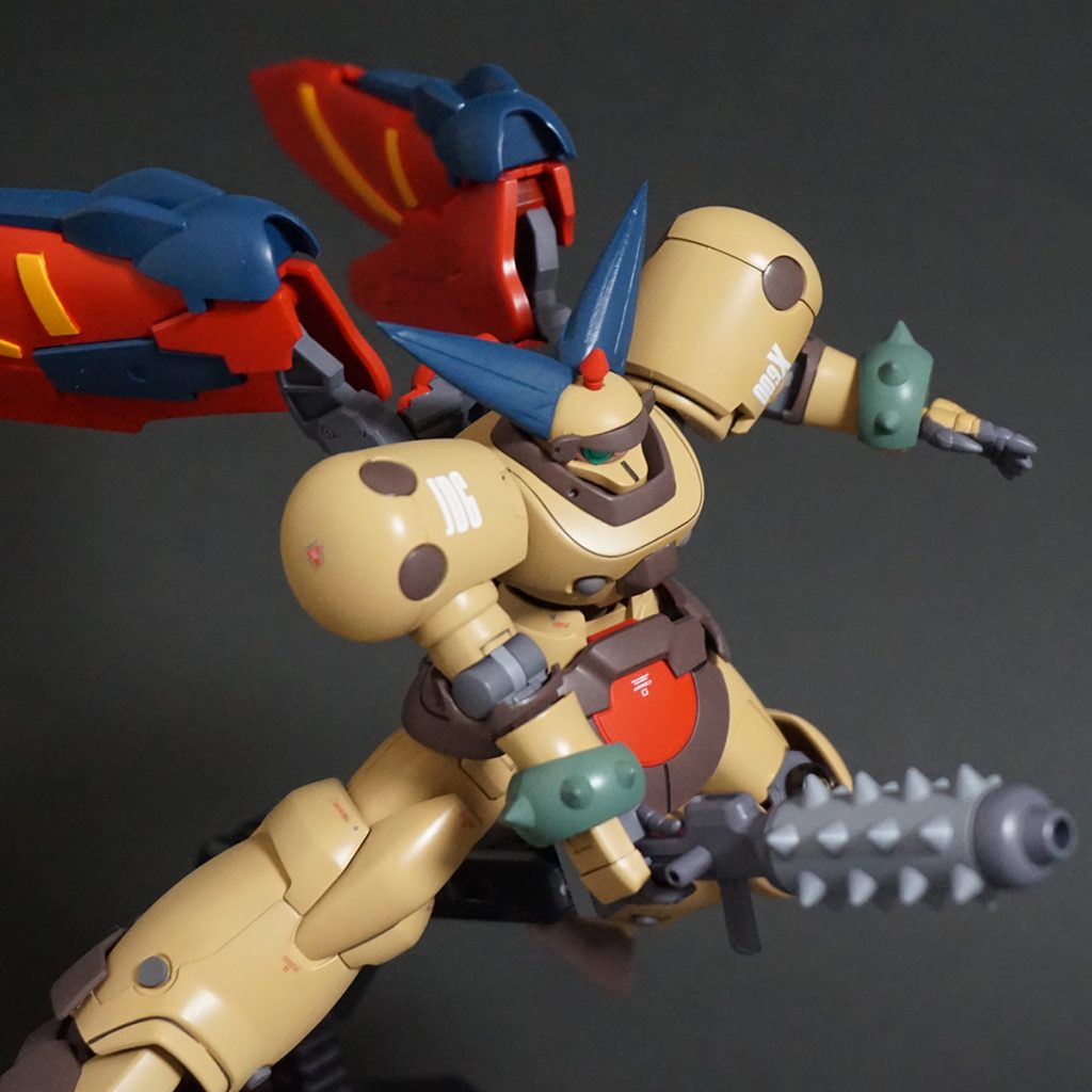 金棒型ビームライフルももちろん構えられます。