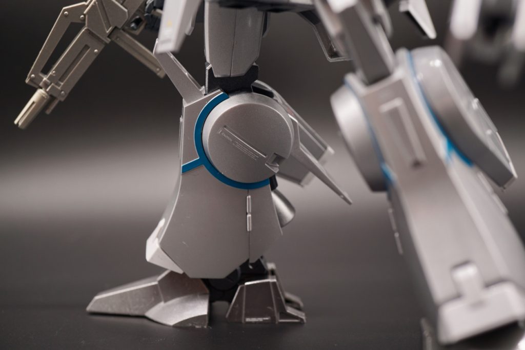 脚部はドーベンウルフそのままだけど、ZZやクシャトリヤにも通じるデザイン。