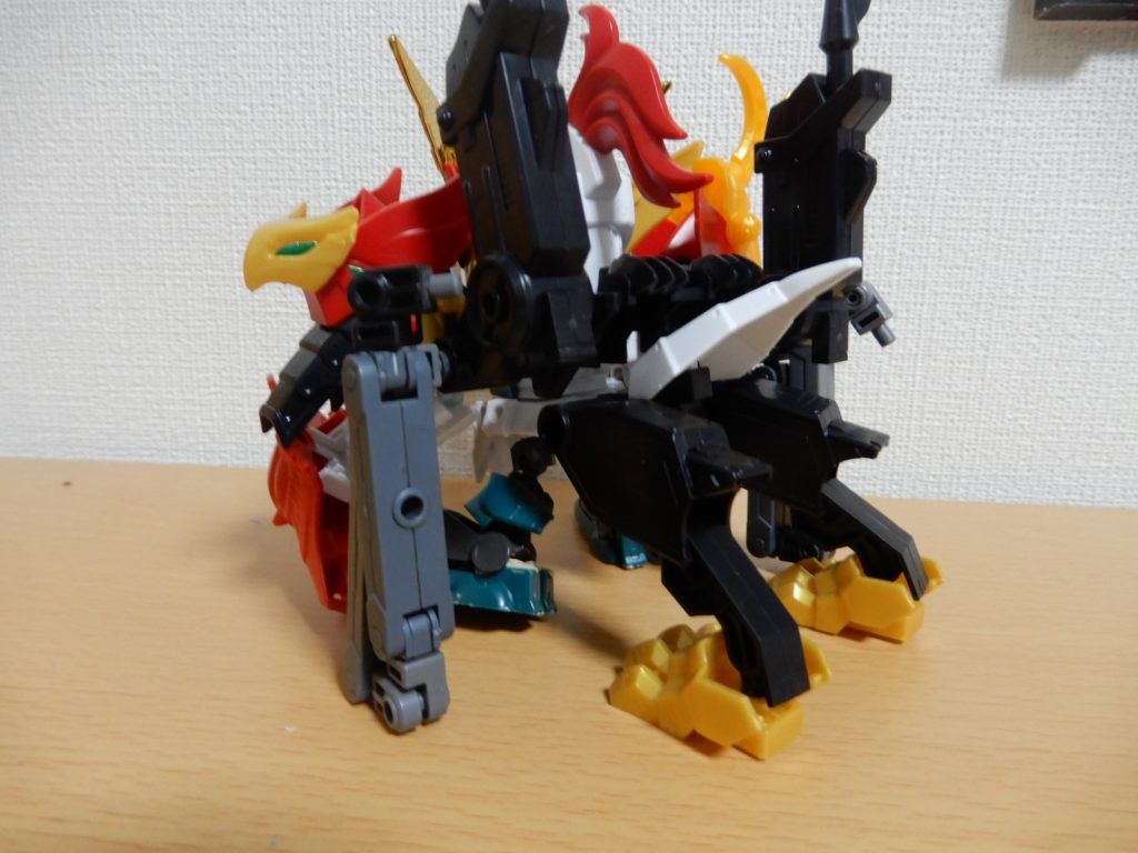 バックパックが重いので四つ足で支えています。　[YouTube](https://youtu.be/U42u4klzzEQ)で動画投稿してるのでそちらも是非よろしくお願いします！