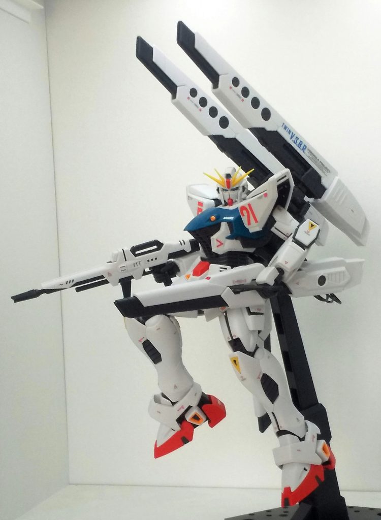 GUNDAM F91 TWIN V.S.B.R SET UP TYPEの仕様として、4つのVariable Speed Beam Rifles(V.S.B.R)を装備した
新しいバックパックを持っています。4つのVSBRはオリジナルの改善されたバージョンで、予備のスラスターを持ち、
モビルスーツの推進力を向上させます。