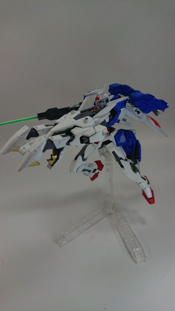 ドラゴンハングを右腕にマウントしてあります。これでさらに近接戦闘には強く…なってるはずです