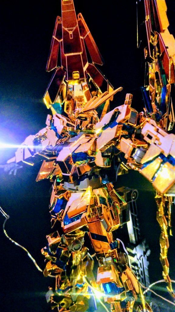 メッキ仕様のガンプラは初めて作りましたがランナーゲート跡が気になるかなーと思ってましたが、実際組んでみるとそこまで目立たないのが予想外でした。ユニコーン系も初めて組んでみましたが、パーツ数が多い割には組みやすいように設計されてるなと感心しました。他の機体にもチャレンジしてみたいと思います。それでは御観覧頂きありがとうございました。