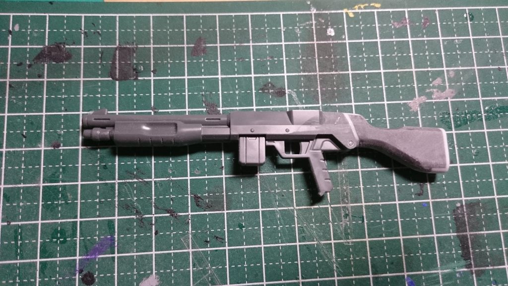 ショットガンはジムスナイパーK9のスナイパーライフルからストックを引っ張り整えました。