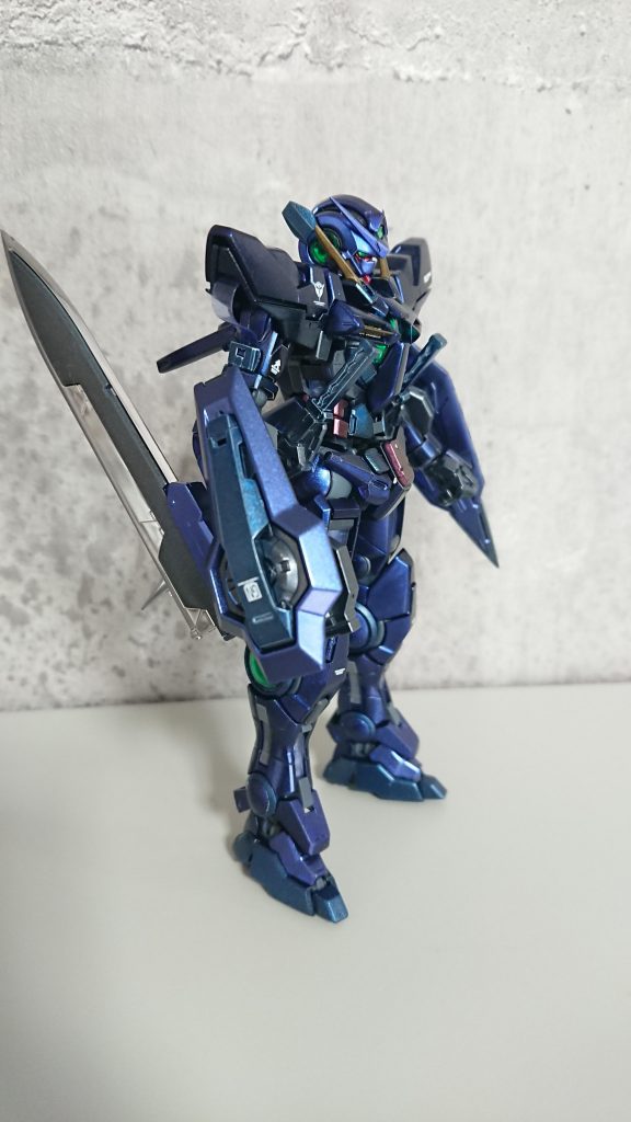 途中、黒サが無くなり余ってた黒艶消しで塗ってからメタリックを塗ったら重ねた塗料も艶消しになりやり直し