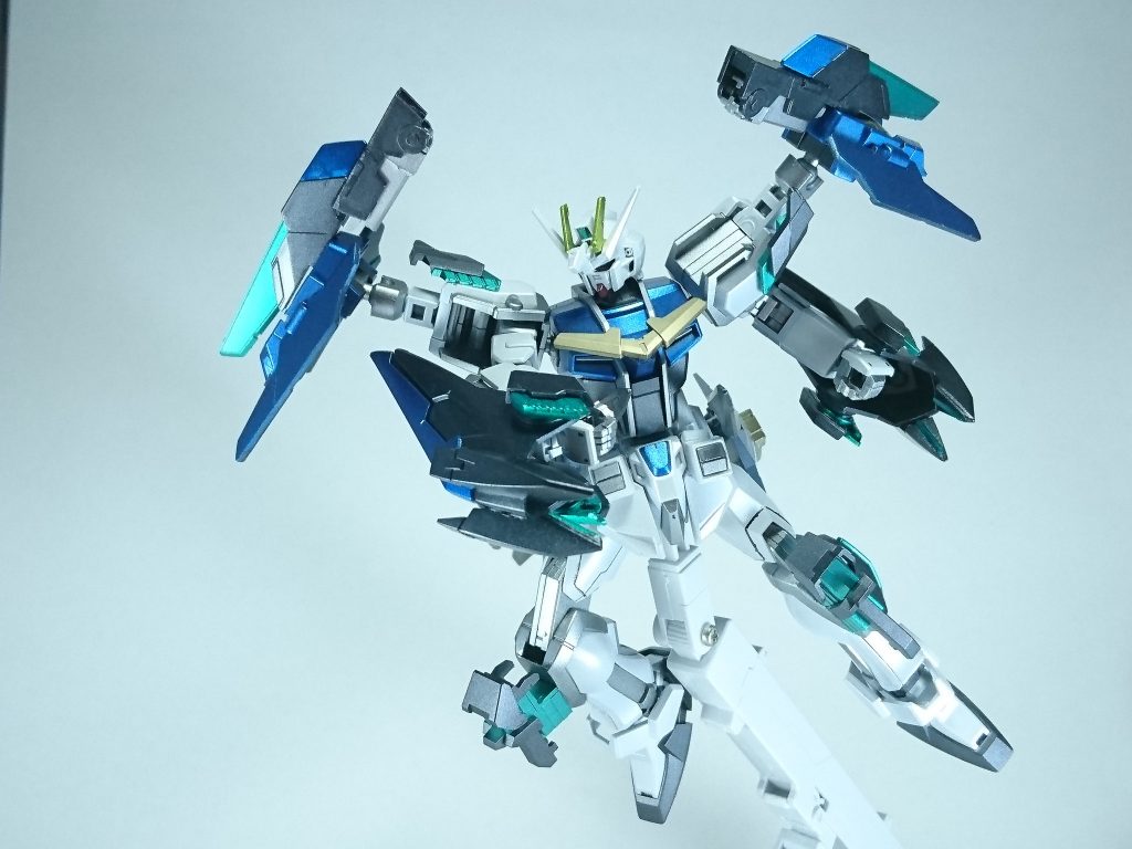 ～サイコ・シャード生成パッケージ～「アフターグロウ・パッケージ」サイコフレームの性能テスト中に偶然発生が確認されたサイコ・シャードを自発的に発生させさせることを目的としたパッケージで前腕に装備される。