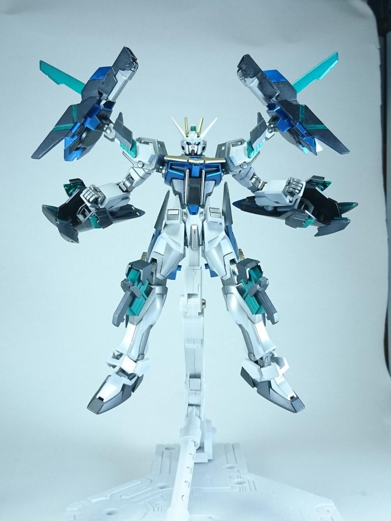 ～サイコミュ強化システム～「オルタ・システム」オルタナティブ・パッケージには特定のパイロット専用の特殊なシステムが搭載されている。それを作動させることで通常のサイコミュ発動状態を遥かに上回る性能を発揮させることができる。しかし、この状態は一種の暴走状態に近いものでありパイロットと機体へのフィードバックも凄まじく、長時間の使用は廃人もしくは死亡することに繋がる。