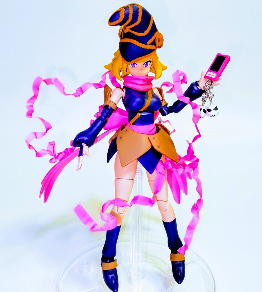 今回は小物も頑張ってみましたwガガガガール必須アイテムの携帯は、グレイズライフルのマガジンを加工。ドクロのストラップは高密度のエポパテから。目はとりあえずボールペンで下書きして…塗りつぶしてみたら以外と良いかんじに。下手に塗装するより、白いしもうこのままで良くね?とゆうことで、実は無塗装です…がんばらないw