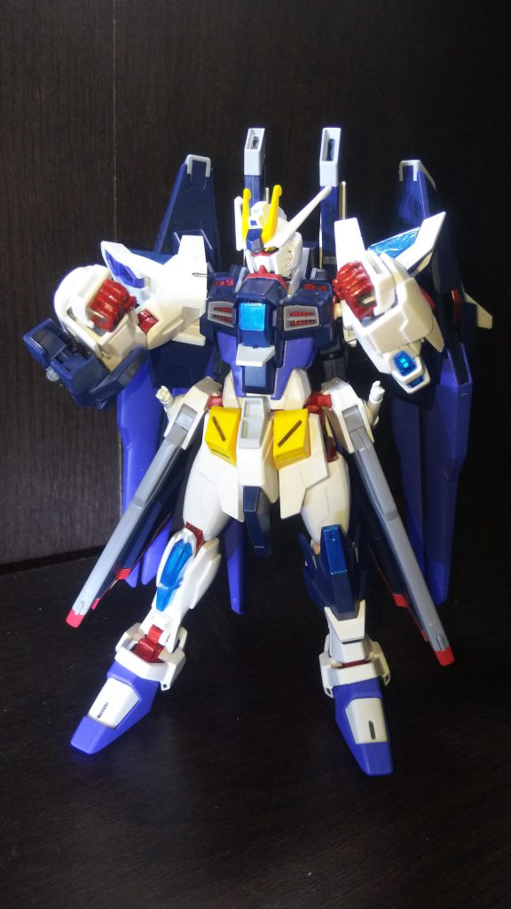 機体の両手足はビルドバーニングの物を仕様

これにより、格闘能力の向上を目指しました

ただ、上でお伝えした通り、第８世界大会後の設定で作ったので、この両手足はスタバの手足の応用と思ってください