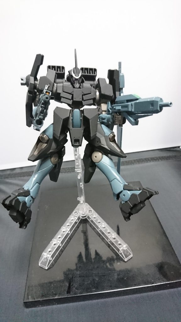 基本射撃はショートライフルとスナイパーライフルⅡのマシンガン状態です
多対一の時は両方同時に使います