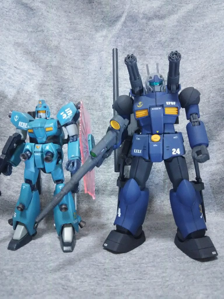 対比、リバイブのガンキャノンさんと。