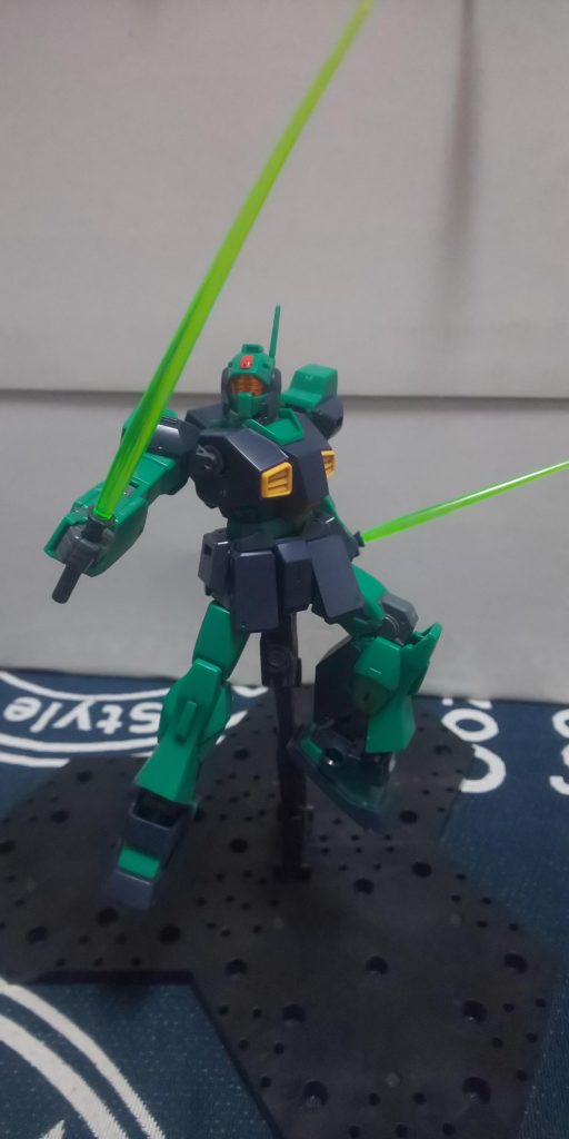 量産機でもダブルビームサーベルにしたらカッコ良い説(笑)