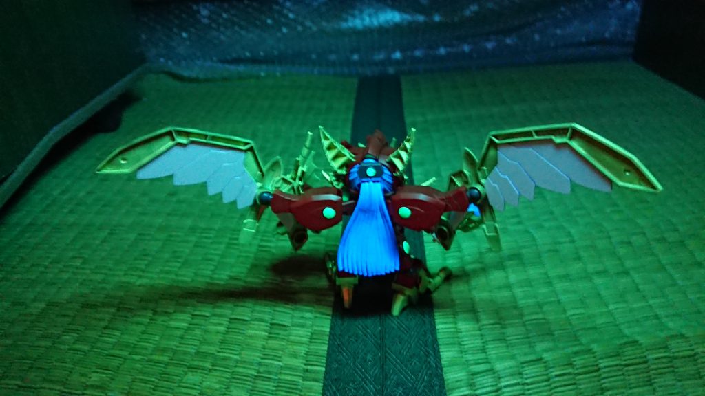 後ろの髪(?)も光るように塗ってみました