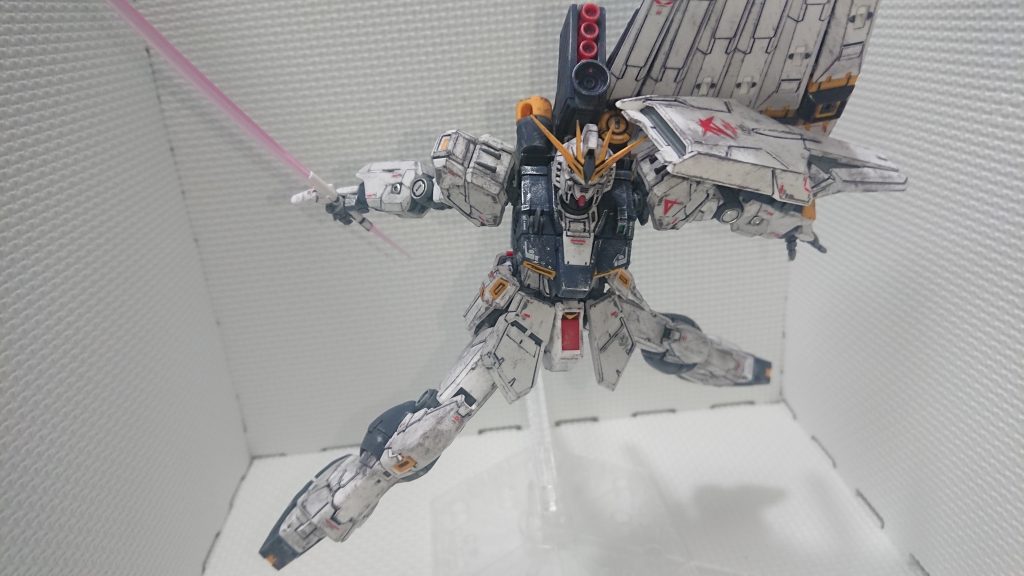 格闘戦を仕掛ける