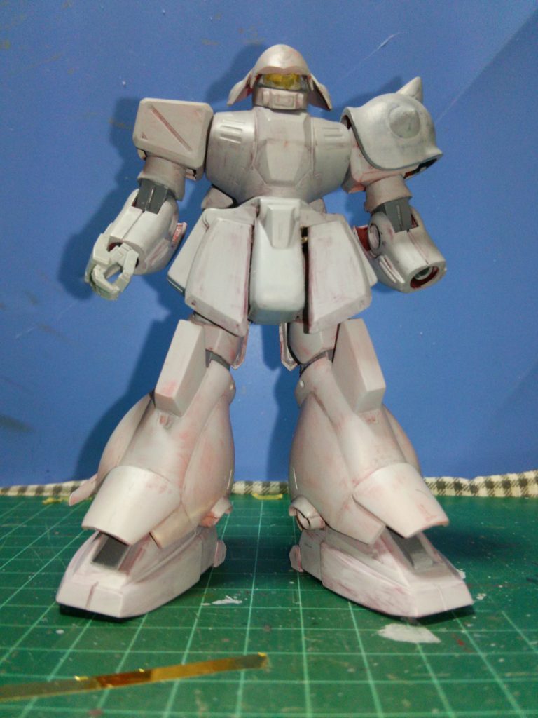 胸部は細く、ウエストは２ｍｍ伸ばしてます。顔は２ｍｍ幅増し、肩アーマーは旧キットの０６Rの物に変更してます。