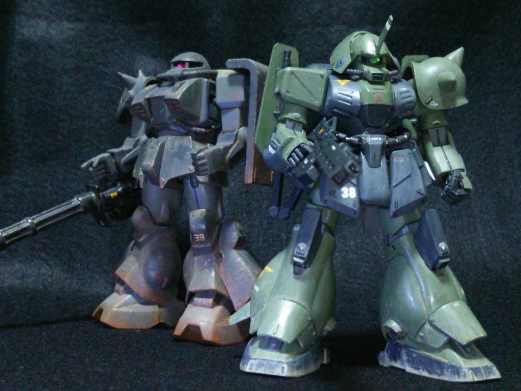 同じく足を短くした旧キットハイザックさんと。