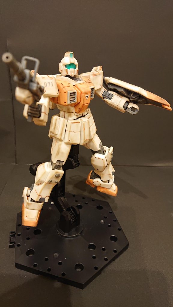 スミ入れはガンダムマーカーのブラウン