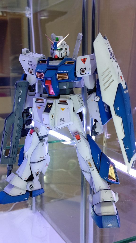 劇中っぽく夜景に浮かび上がる感じで撮影
塗装は白グレー青共に黒立ち上げ
青は発色が悪かった為４層に
黄色→メタリックゴールド
墨入れ白部分はエナメルブラックグリーン、
それ以外はブラックで。