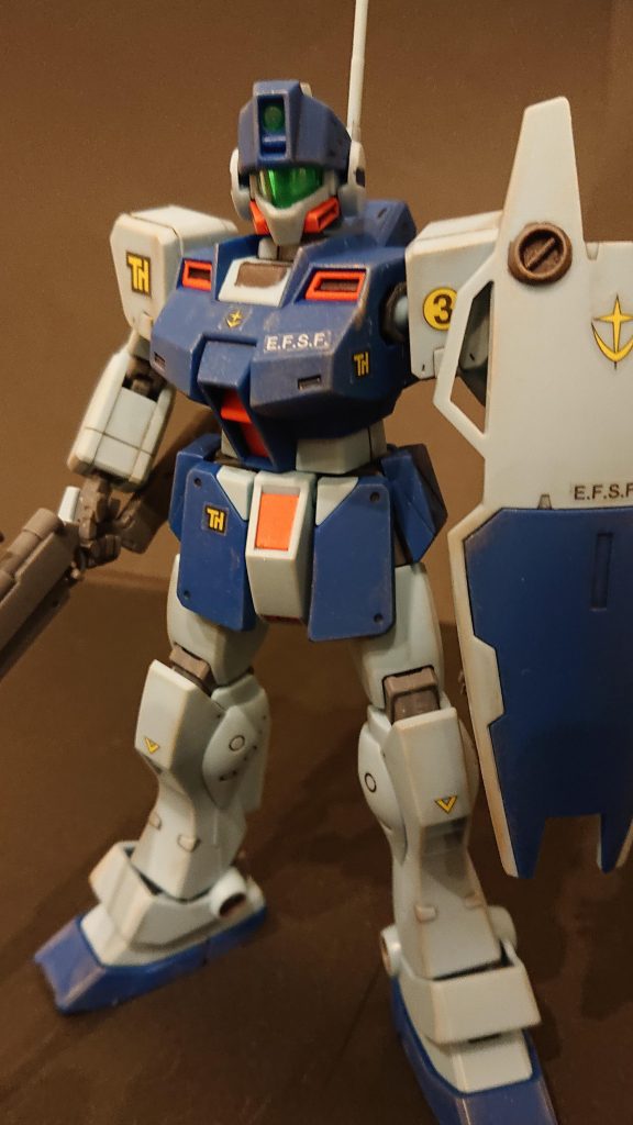 首周りの部分塗装が雑です。