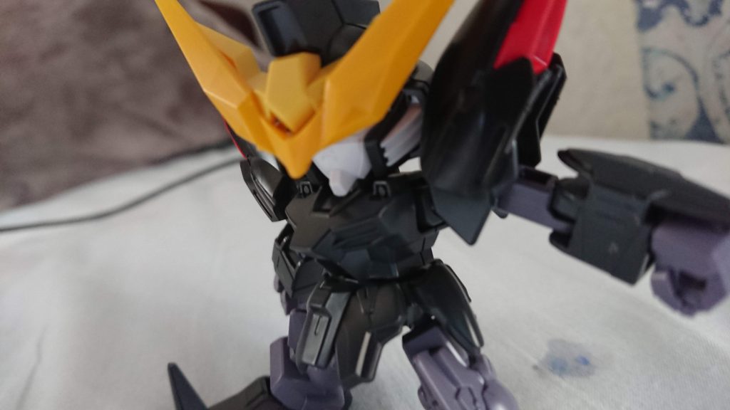 最初はミキシングした二体が透明になるから暗殺者みたいにする予定だった