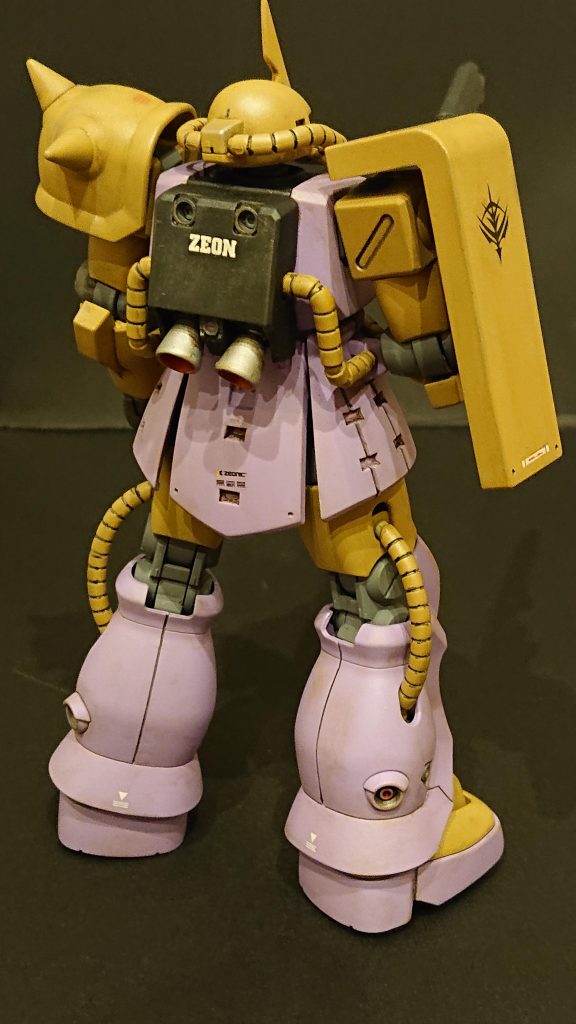 バーニアを部分塗装。