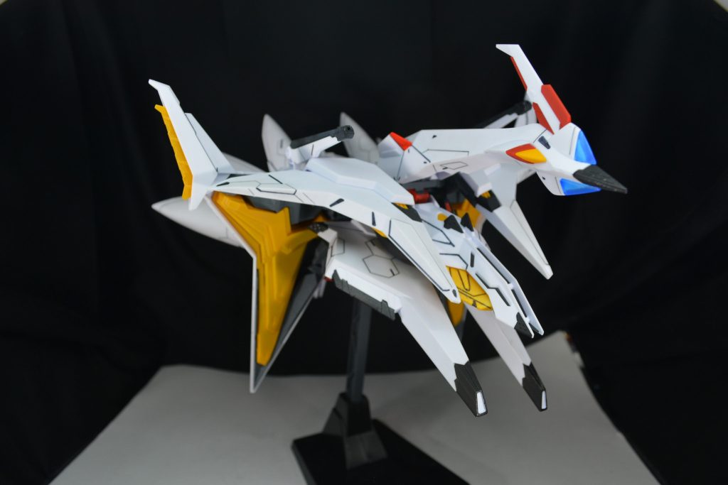 ## FFユニット

機首？先を黒に塗装したので、より鳥っぽくなった様に見えます。