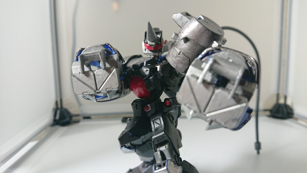 殴打用両腕装備。