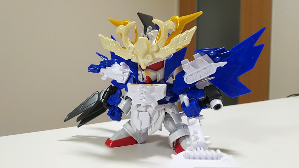 パーツ切り貼りして最初のバランス確認。もうカッコよかったので調整は迷わなかったです。