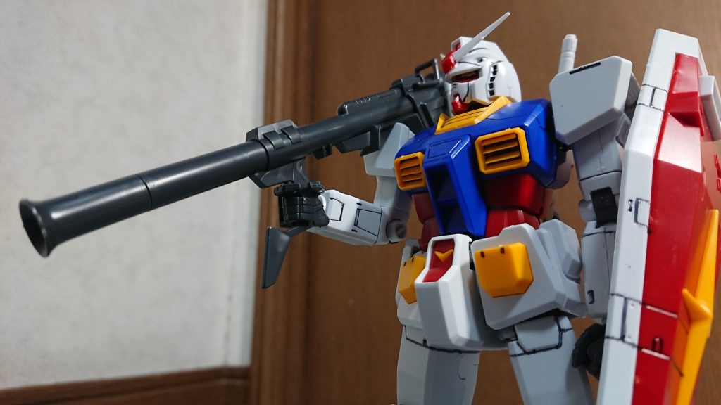 武装類も充実
ビームライフル、ビームサーベル、シールド、ガンダムハンマー、ハイパーバズーカ、ビームジャベリンと基本的なのは全部入ってます一部まだ組んでないけど