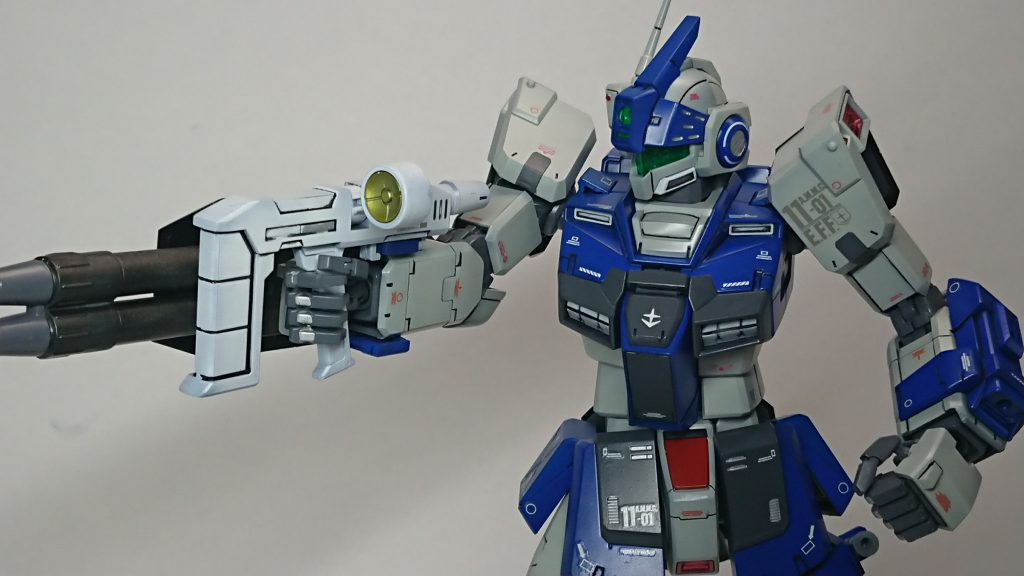 デカールは説明書の指定通りに張り付けた後、自分の好みで追加してます。