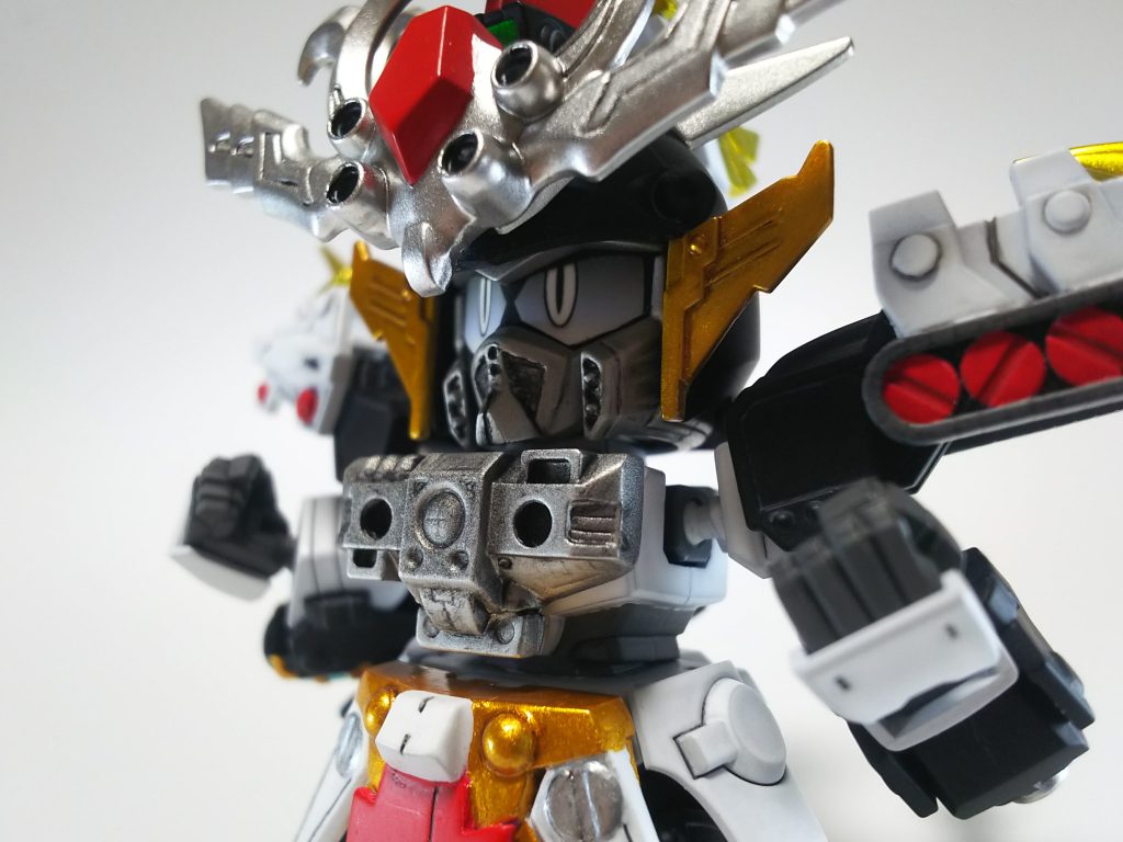 胸鎧も一応とれます。