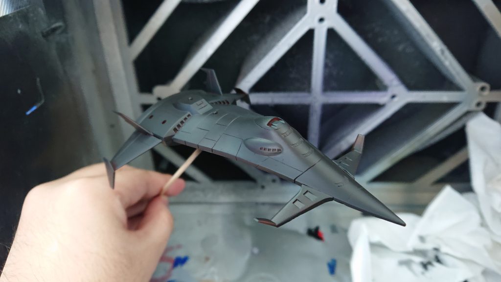 下地に黒サフ吹きました！