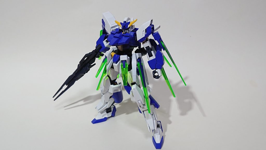 アーマー装着形態

見てのとおりAGE-FXをモチーフにしています。