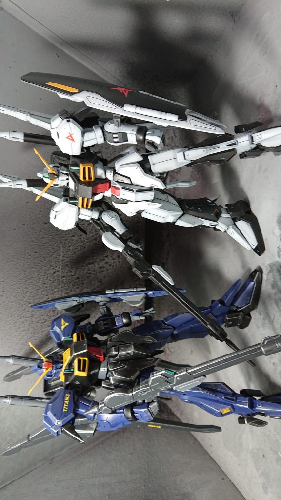 最後はなつきハマーン・カーンさんが作ったνガンダムカラーのMARKⅢとのツーショット ( •̀∀•́ ) ✧ﾄﾞﾔ━━[](URL)