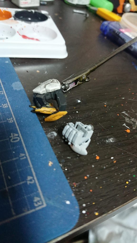 キットの握り手がショボく感じたので思いきって平手とジャンクパーツで自作しました