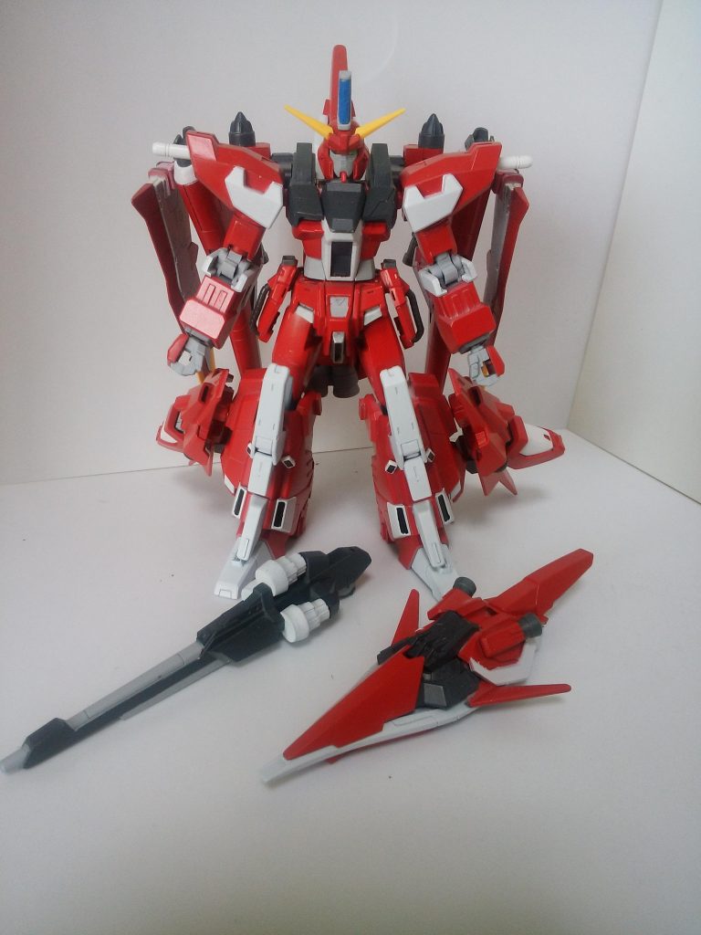 一応シールドも作ってあります。土台はセイバー、その上にフェニーチェリナーシタ、エクシアのパーツを付けてます。
何気に気に入ってます。