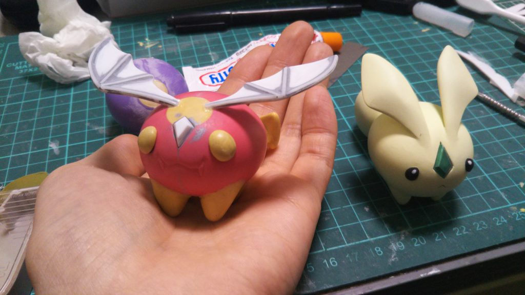 クリスタルもプラ板で製作
脚と目と尻尾はパテで出来てます