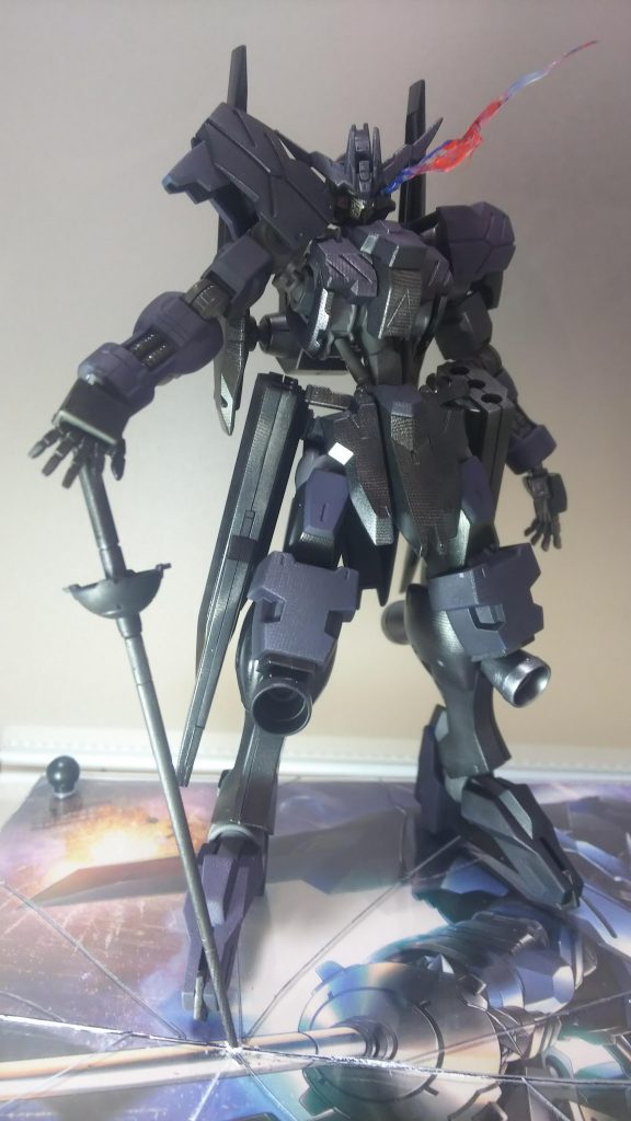 カーボン塗装風ガンダムヴィダール–2枚目/制作者：@Rez_044