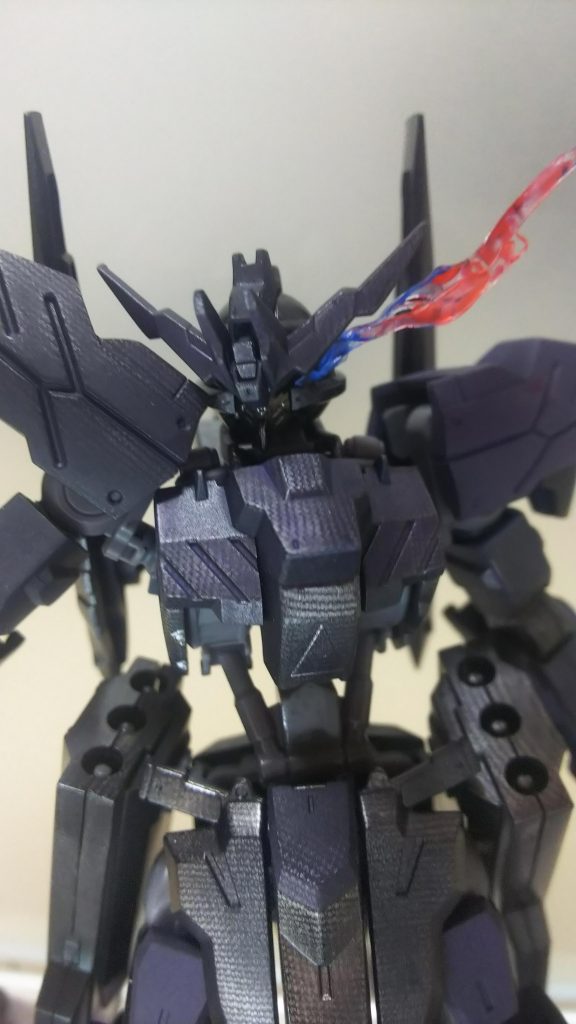 カーボン塗装風ガンダムヴィダール–4枚目/制作者：@Rez_044