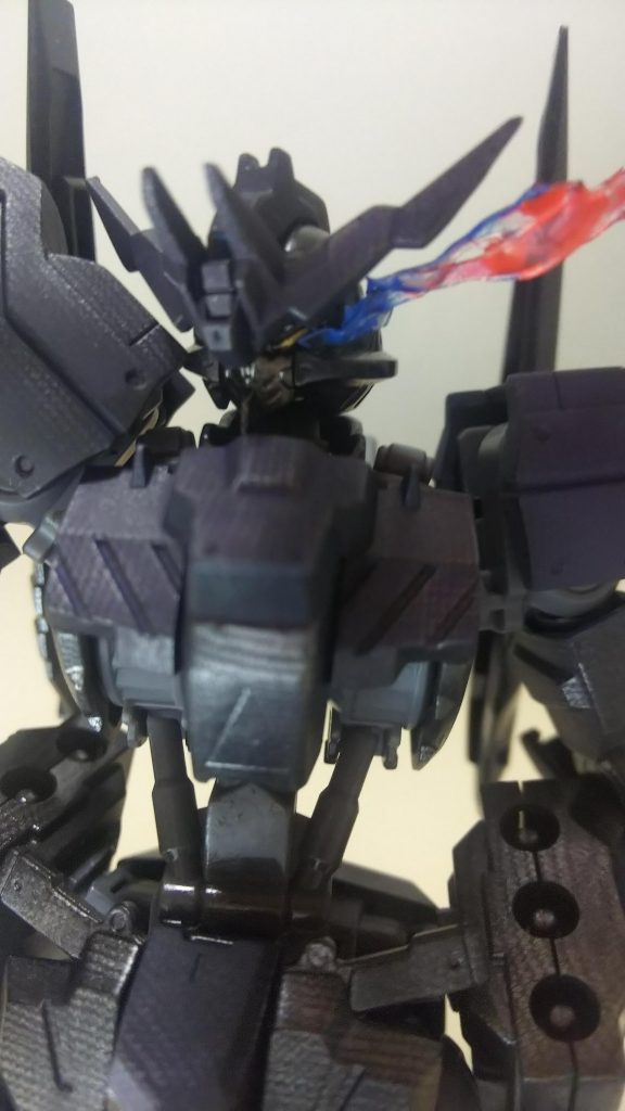 カーボン塗装風ガンダムヴィダール–3枚目/制作者：@Rez_044