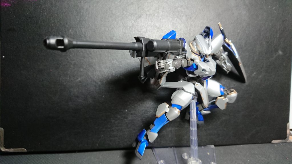 ライフルも一応装備可能です

若干某エレガントな閣下の機体とかイメージしてます