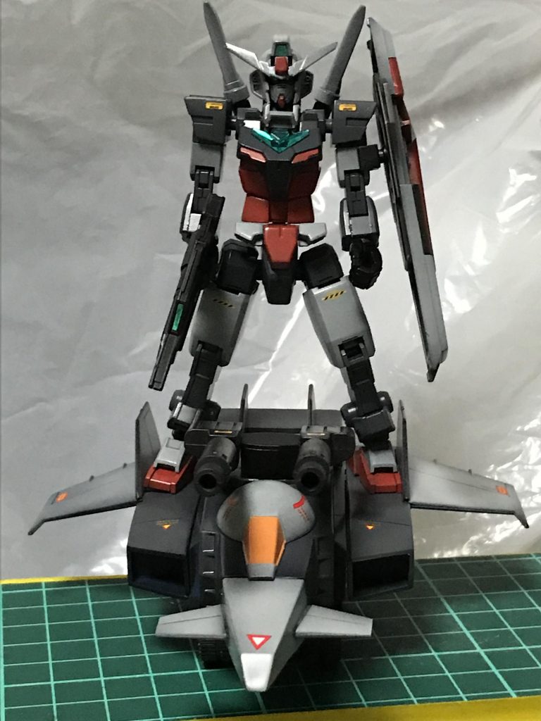 正面から
デカールもリアルタイプザクのを多く使用しています。