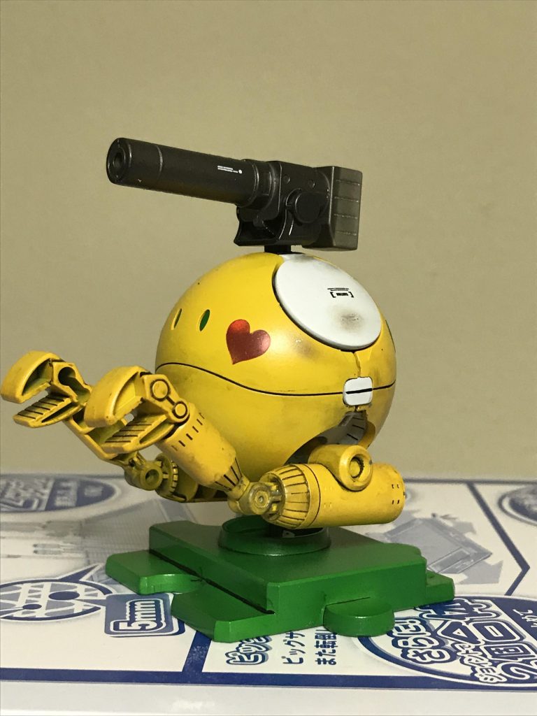 ボールハロの左斜め アピールショット!
ウェザリングマスターで 少し
汚しました。
百均ショップで 購入した
シールを 貼りました。