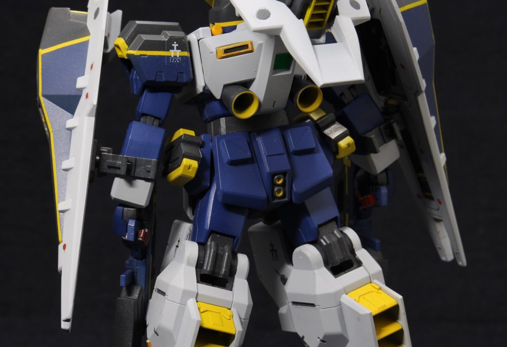 設定的にはこんな機能はなさそうですが、リアアーマーのチョバムアーマーも脱着できるようにしました。
接続はネオジム磁石。