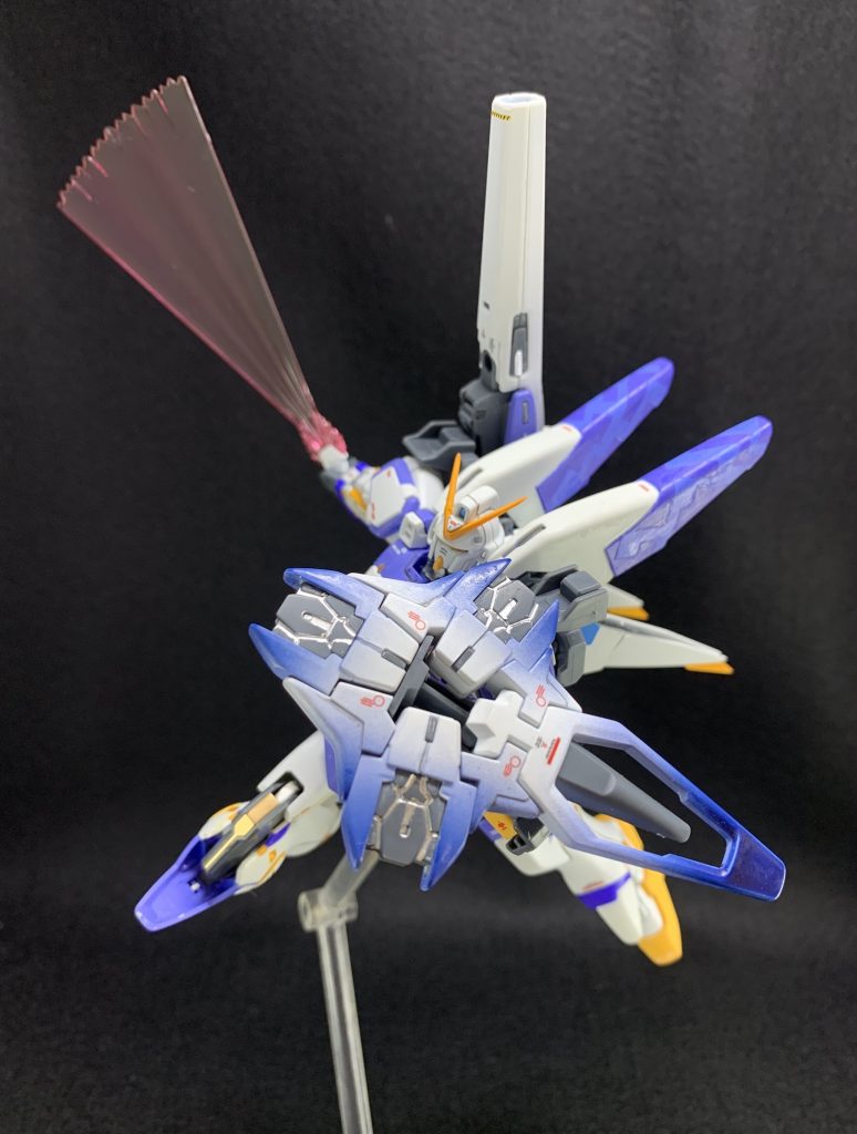 シールドは花を意識したカラーリングにしてみました。