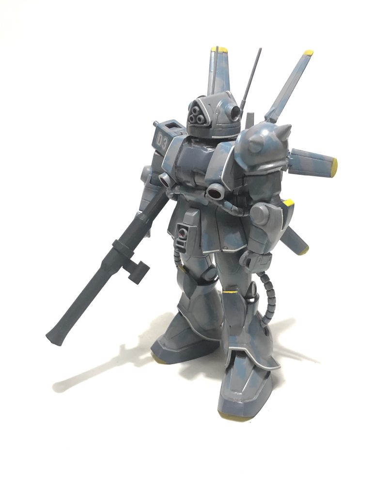 ななめ

大河原センセの近年のイラストでザクバズーカを装備していたので、武器セットから持ってきました。

右肩シールド取り付け部をカメラ見立て、左肩スパイクそのままって何処はご愛嬌。