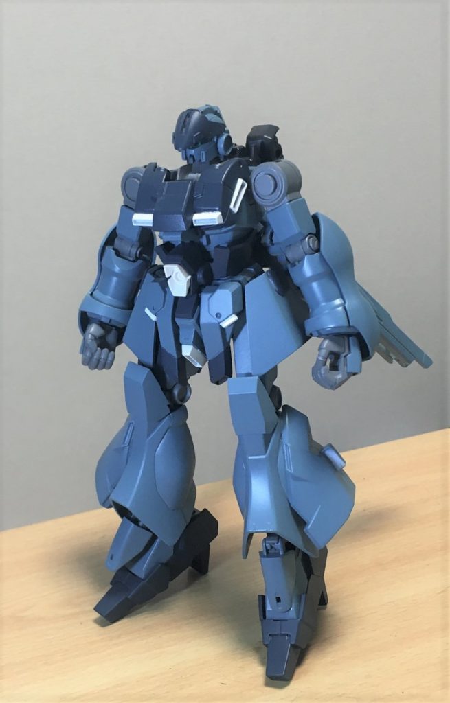 塗装途中。
上半身のバランスが悪いので、この後サイトレンズを加工して肩にスペーサーを仕込みました。