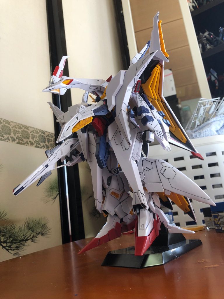 ボックスアート風のアングルで。
ペーネロペー。そもそも小説自体も読んでいませんので、どういう機体なのかまったくわかりませぬ(笑)　こんなに大きい機体だとは思いもよらず。
なるほど、中の人「オデュッセウスガンダム」にいろいろとデバイスが付加された機体ということですね。