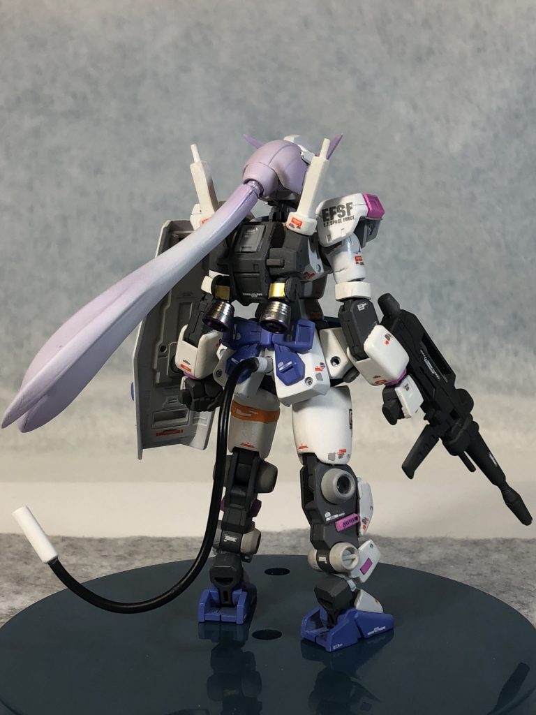 RXアーマーモード 後方から
みんな大好きポニーテールがロングに。
小型軽量な機体をポニーテールスタビライザーを振り回して超高起動で敵に肉薄する戦闘スタイル。